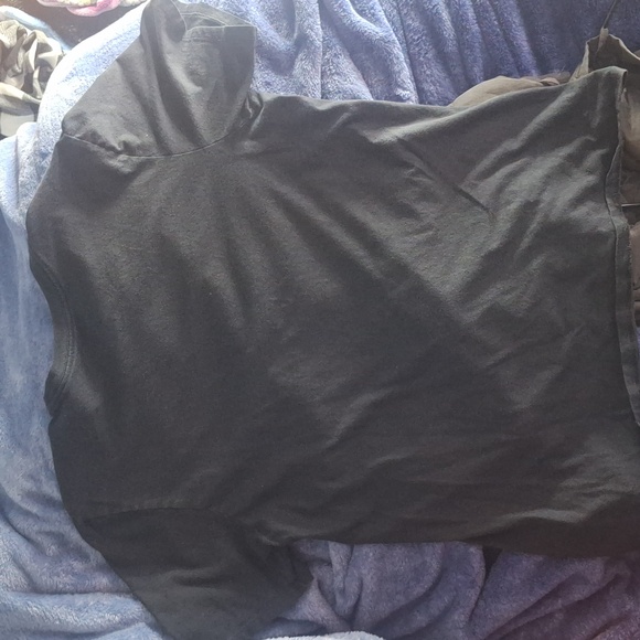 Nike Black T-Shirt with Green square and broken gate - Picture 2 of 3